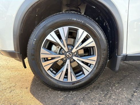 Used 2021 Nissan Rogue SV image 29