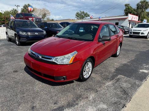 Used 2009 Ford Focus SE image 4