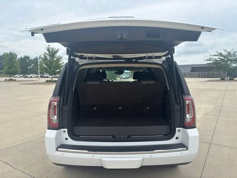 Used 2019 GMC Yukon Denali w/ Denali Ultimate Package AWD/4WD image 30