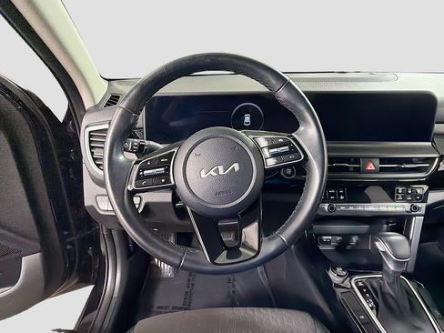 Used 2024 Kia Seltos S FWD image 13