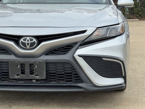 Used 2024 Toyota Camry SE image 8