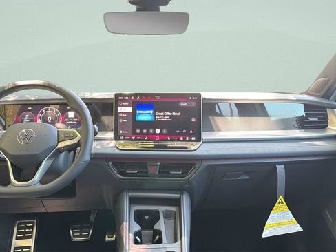 New 2026 Volkswagen Tiguan SE R-Line image 10