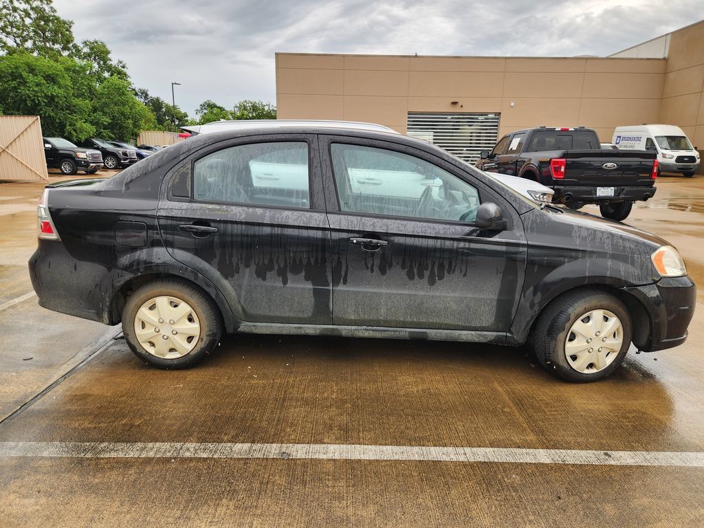 Used 2010 Chevrolet Aveo LT FWD image 6