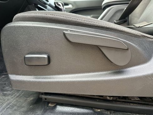 Used 2022 Chevrolet Colorado LT w/ Fleet Safety Package image 12