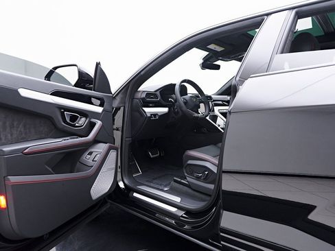 Used 2022 Lamborghini Urus image 36