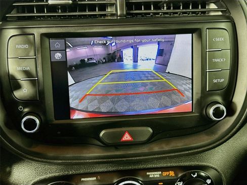 Used 2024 Kia Soul LX w/ Option Group 015 FWD image 16
