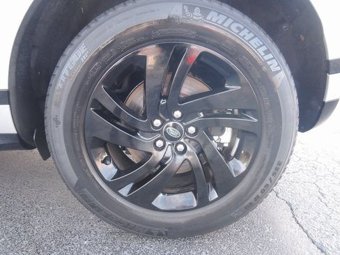 Used 2022 Land Rover Range Rover Evoque R-Dynamic S image 7