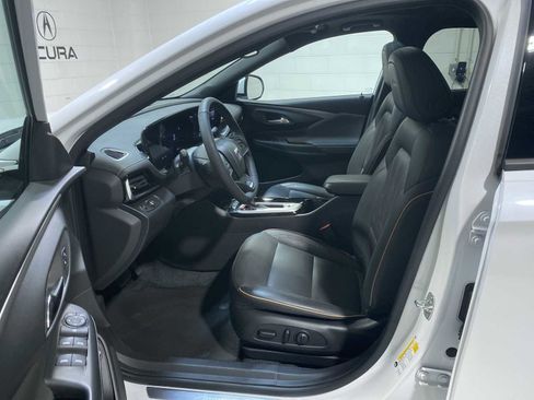 Used 2024 Buick Envista Avenir FWD image 2