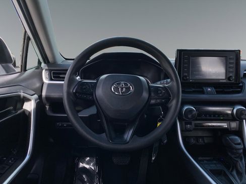 Used 2021 Toyota RAV4 LE FWD image 12