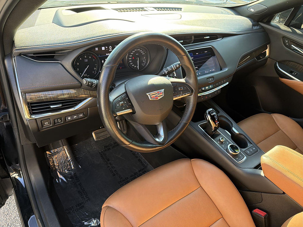 Used 2023 Cadillac XT4 Sport w/ LPO, Onyx Lite Package AWD/4WD image 9