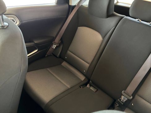 Used 2025 Kia Soul LX w/ LX Technology Package FWD image 36