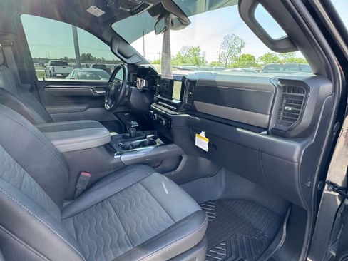 Used 2024 Chevrolet Silverado 1500 ZR2 w/ ZR2 Bison Edition AWD/4WD image 9