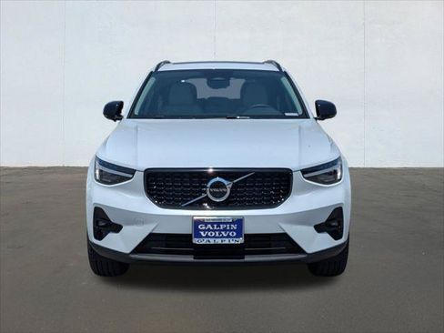 New 2026 Volvo XC40 B5 Ultra w/ Climate Package AWD/4WD image 4