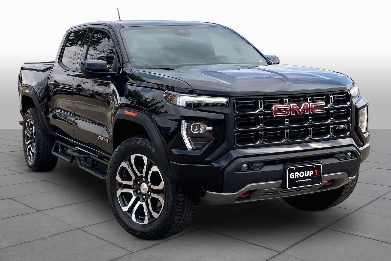 Used 2024 GMC Canyon AT4 w/ AT4 Premium Package AWD/4WD image 3