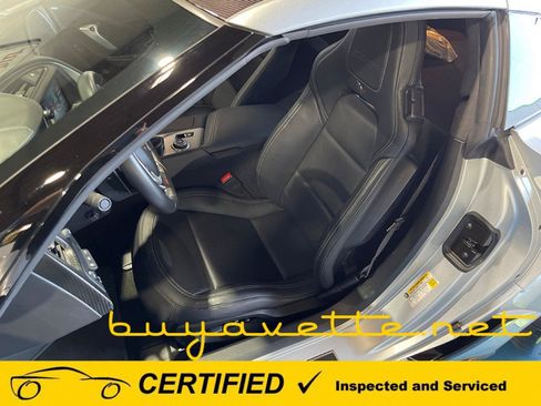 Used 2015 Chevrolet Corvette Z06 w/ 3LZ Preferred Equipment Group RWD image 19