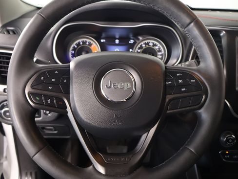 Used 2022 Jeep Cherokee Trailhawk w/ Sun, Sound & Nav Group AWD/4WD image 3