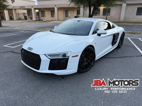 Used 2018 Audi R8 V10 w/ Carbon Exterior Package image 22