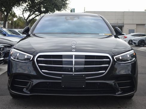 Used 2025 Mercedes-Benz S 580 4MATIC Sedan image 2