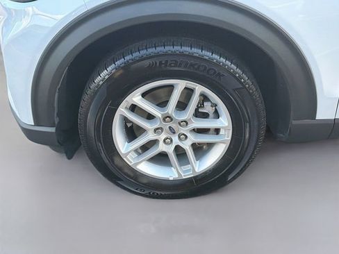 Used 2025 Ford Explorer Active RWD image 31
