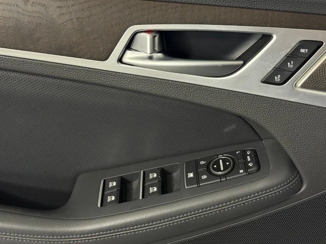 Used 2018 Genesis G80 3.8 w/ Option Group 03 RWD image 15