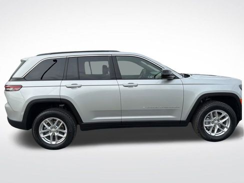 New 2025 Jeep Grand Cherokee Laredo X image 7
