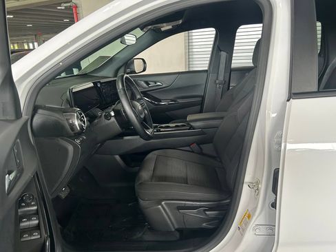 Used 2025 Chevrolet Equinox LT FWD image 16