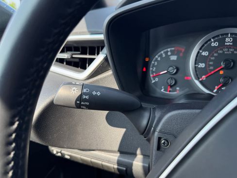 Used 2022 Toyota Corolla SE w/ Carpet Mat Package (TMS) image 18