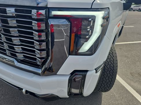 Used 2024 GMC Sierra 2500 Denali Ultimate w/ Max Trailering Package AWD/4WD image 33