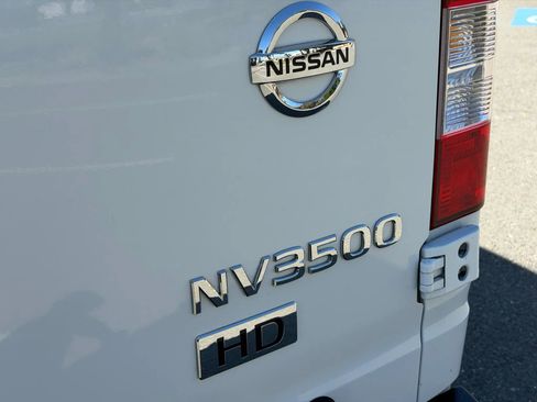 Used 2016 Nissan NV 3500 SV w/ Technology Package RWD image 10