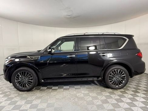 Used 2024 INFINITI QX80 Sensory AWD/4WD image 3