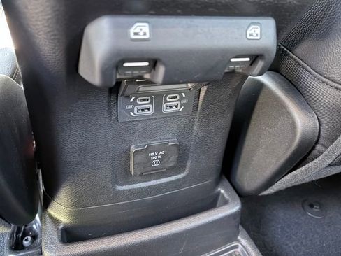 Used 2024 Jeep Wrangler Unlimited Sahara w/ Technology Group AWD/4WD image 11