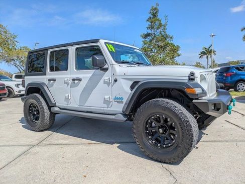 Used 2019 Jeep Wrangler Unlimited Sport S image 2