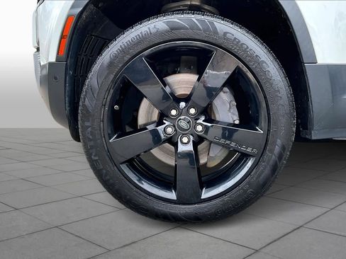 Used 2020 Land Rover Defender 110 HSE image 11