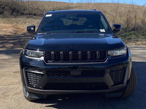 New 2026 Jeep Grand Cherokee Limited w/ Limited Altitude Package RWD image 28