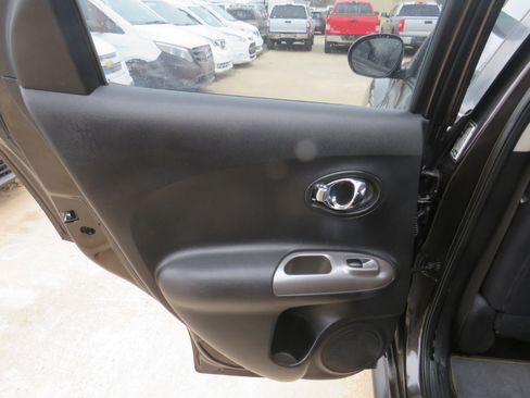 Used 2012 Nissan Juke S image 20