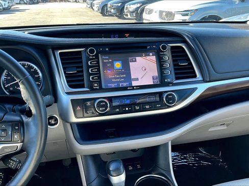 Used 2015 Toyota Highlander Limited Platinum image 7