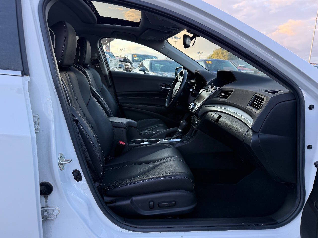 Used 2019 Acura ILX w/ Premium Package FWD image 14