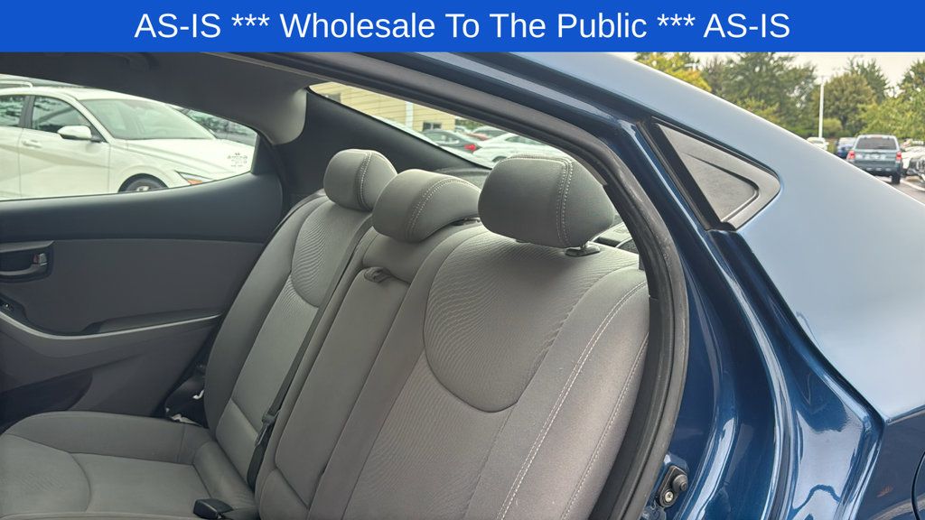 Used 2014 Hyundai Elantra SE w/ Option Group 02 FWD image 25