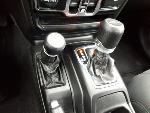 Used 2021 Jeep Gladiator Sport AWD/4WD image 26