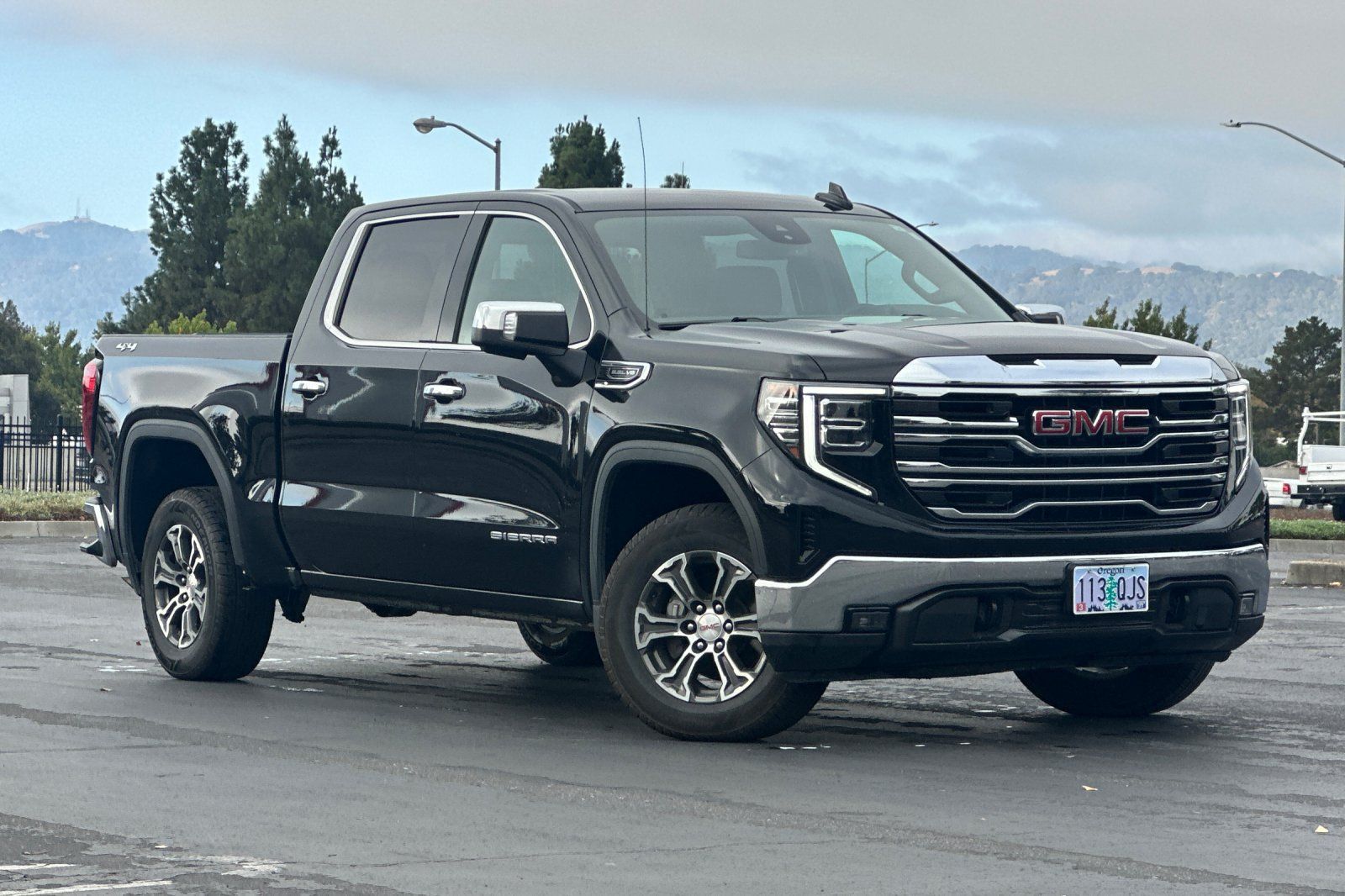 Used 2025 GMC Sierra 1500 SLT AWD/4WD image 2