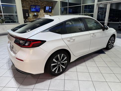Used 2024 Honda Civic EX-L image 7