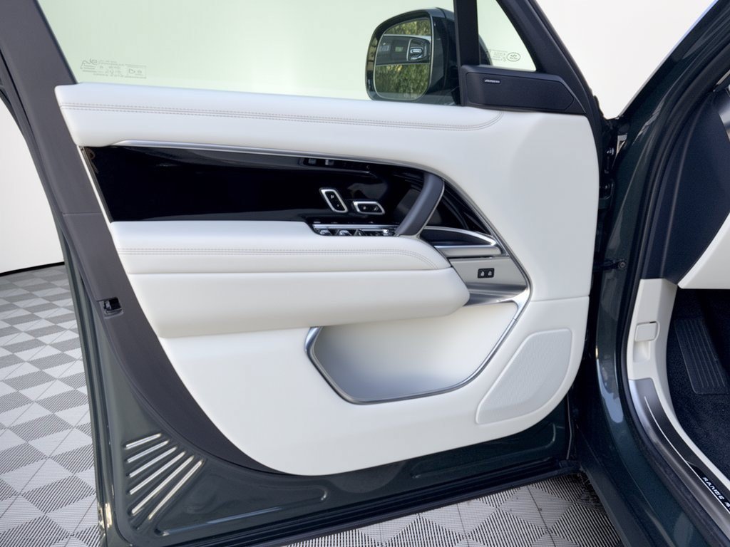 Used 2023 Land Rover Range Rover SE AWD/4WD image 14