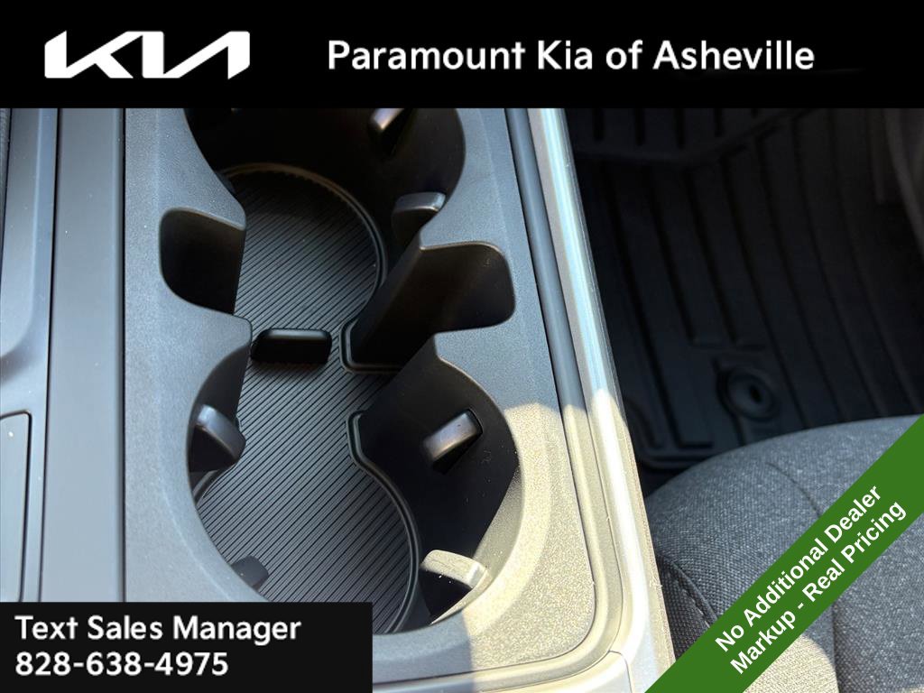New 2027 Kia Carnival LX FWD image 26