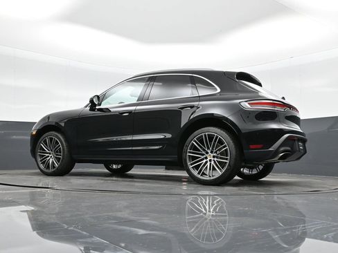 New 2026 Porsche Macan image 40