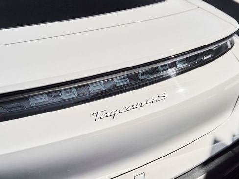 Used 2023 Porsche Taycan 4S AWD/4WD image 10