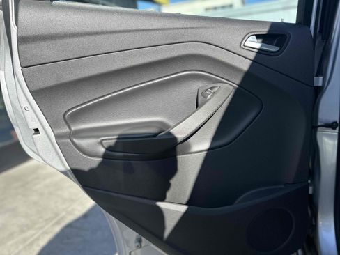 Used 2017 Ford C-MAX SE w/ Equipment Group 201A image 12