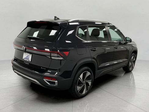 Used 2025 Volkswagen Taos SE AWD/4WD image 33