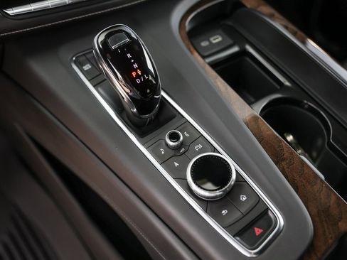 Used 2024 Cadillac Escalade Premium Luxury Platinum image 20