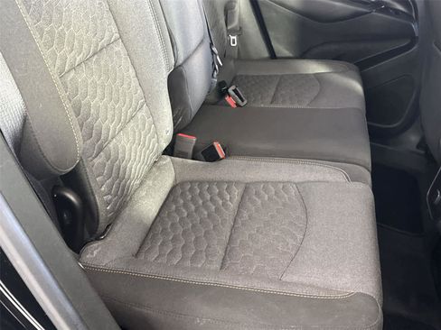 Used 2018 Chevrolet Equinox LT image 16