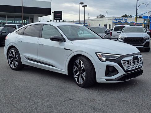 Used 2024 Audi Q8 e-tron Prestige w/ Prestige Package AWD/4WD image 1